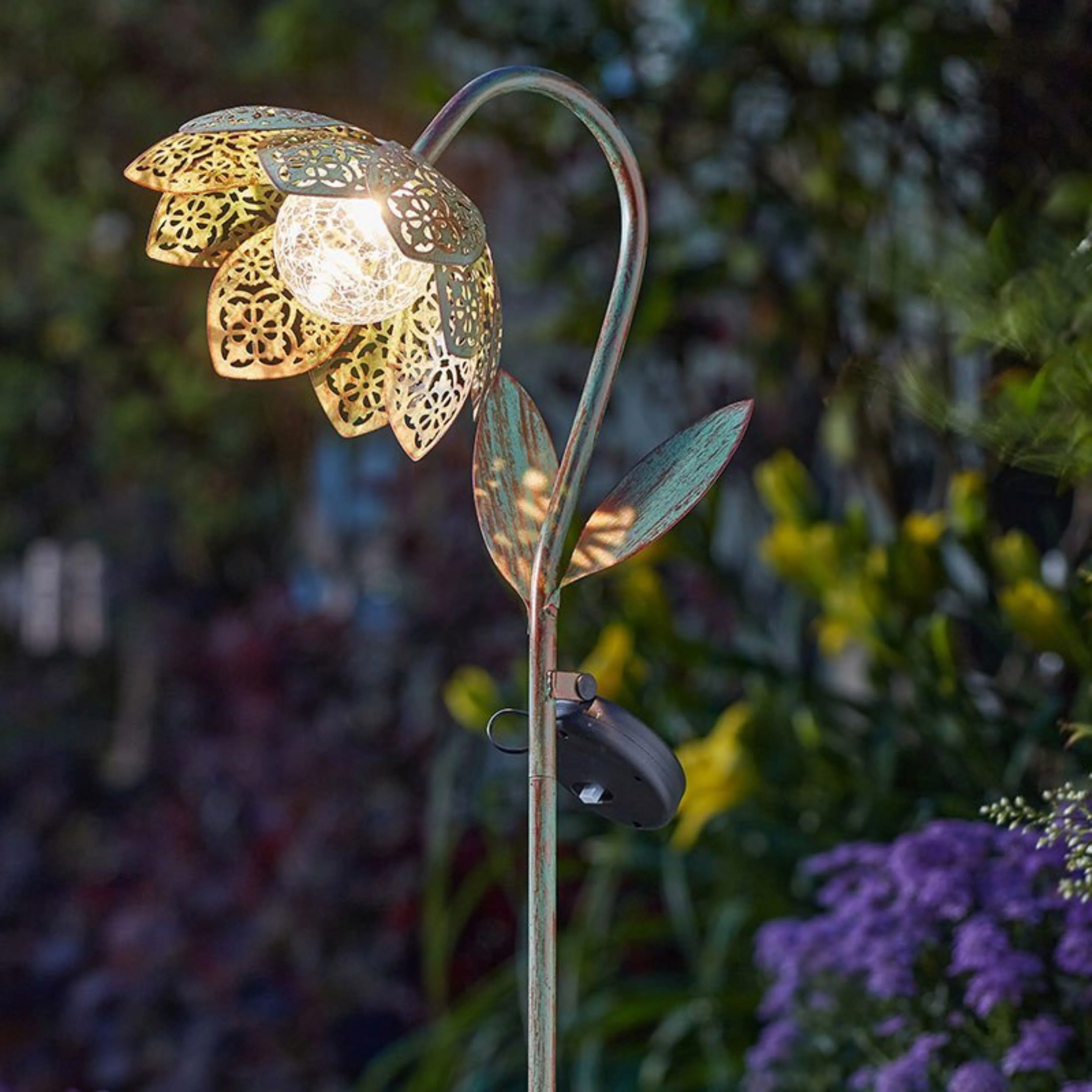 Damasque Solar Bloom Stake Light