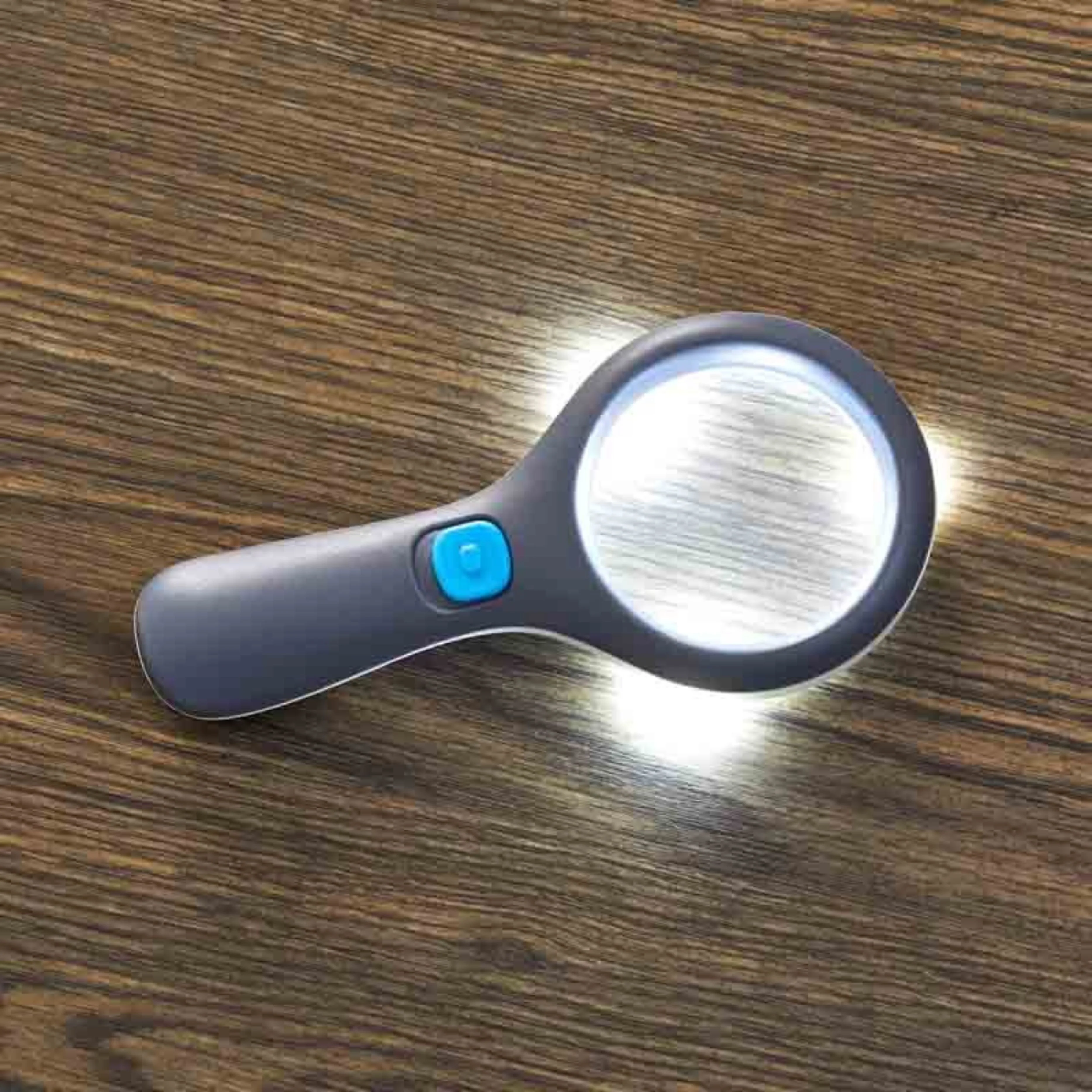 Magnifying Glass w/Light 30L - Image 3