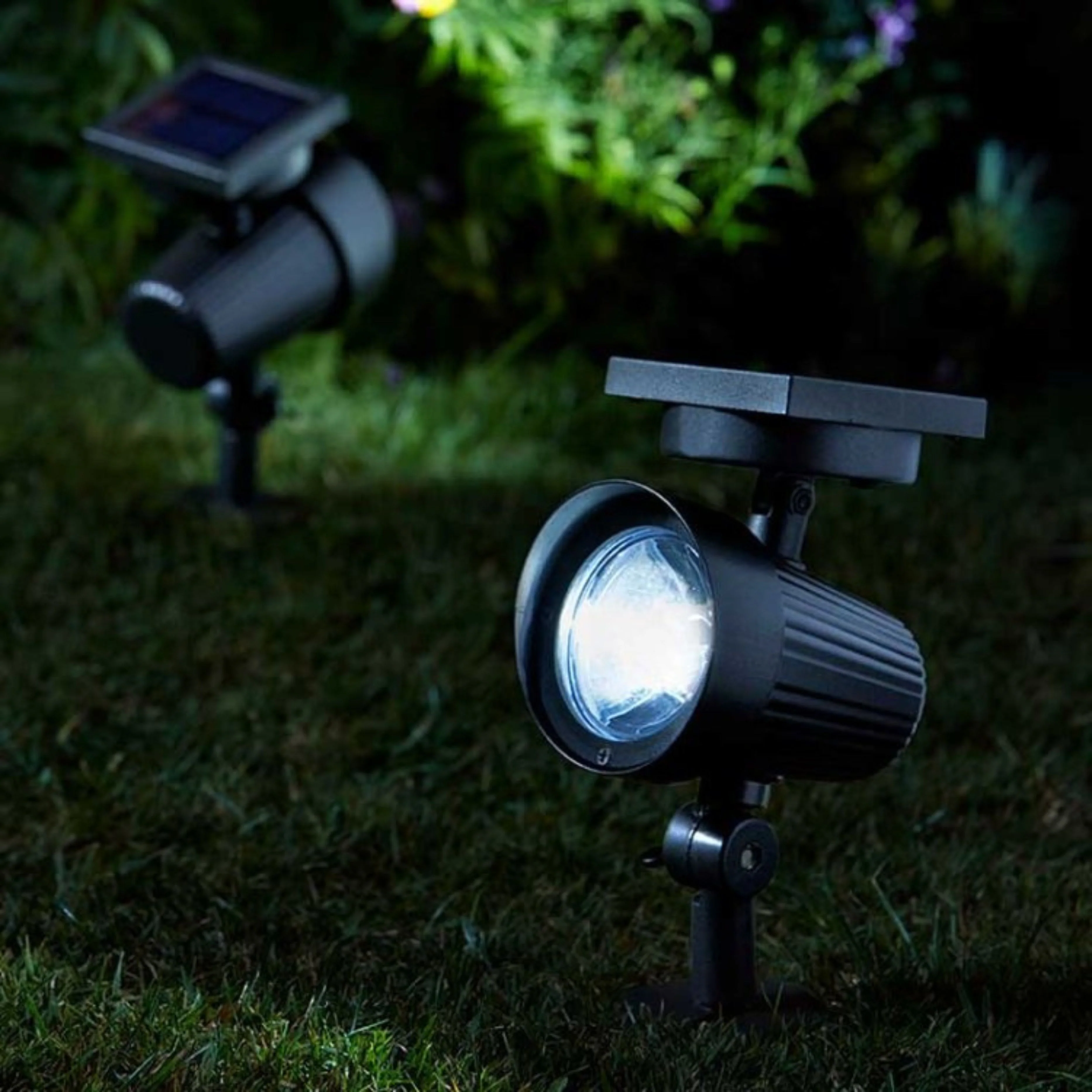 Ultra 365 Solar Spotlight 30L